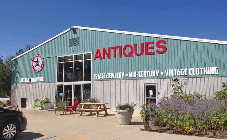 Saugatuck Antique Pavilion in Douglas, MI